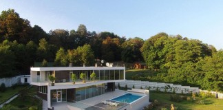 Villa V in Sochi by Alexandra Fedorova