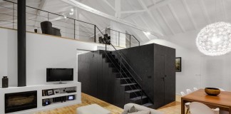 Barn House by Inês Brandão Arquitectura