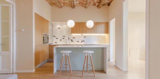 Charming apartment in the Gracia district in Barcelona by Piedra Papel Tijera Interiorismo