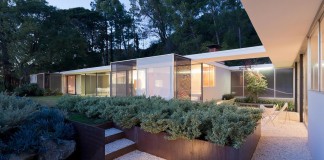 1 story Shulman Contemporary Home and Studio by Lorcan O’Herlihy Architects