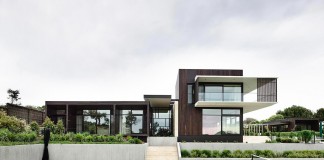 Tranquility Beach House by Wolveridge Architects