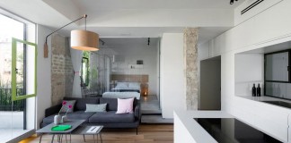 Clean and Minimal Renovation of a Small Tel Aviv Apartment