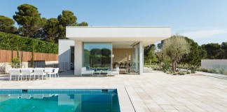 One Story Thomsen House by Costa Calsamiglia Arquitecte