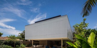 Modern Cubic White House in São Sebastião by Studio MK27 & Eduardo Chalabi
