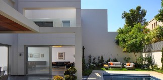 A modern house in Ra'anana, Israel to come back to by BMArc