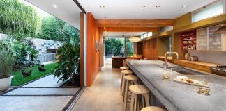 Sacramento Modern home, an oasis in the city, an inner focussed courtyard garden home designed by Serrao Architecture + Design