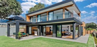 Contemporary Rothesay Bay residence located in Auckland, New Zealand designed by Creative Arch