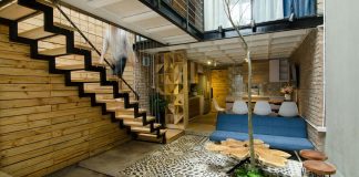 Separated from the noisy city, the house is humbly ensconced in a small alley on Hoang Van Thai Street, Hanoi