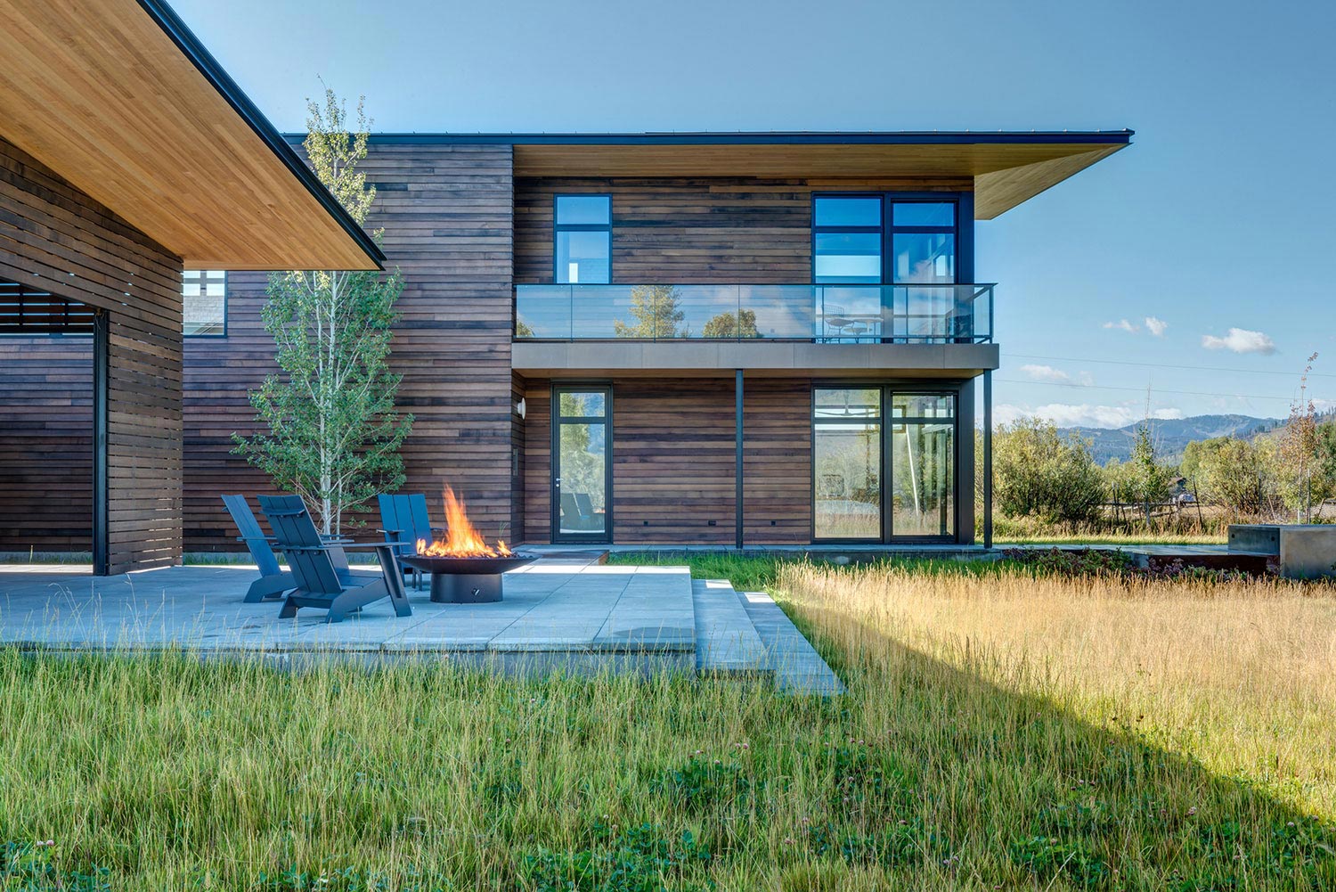 Contemporary mountain house set on a flat, open, grassy site in Jackson  Hole, Wyoming - CAANdesign | Architecture and home design blog, image size:1500x1001