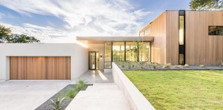Contemporary Bracketed Space House in Austin by Matt Fajkus Architecture