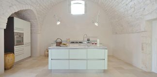 Farm house restored in the absolute respect of its original characteristic in Ostini, Apulia