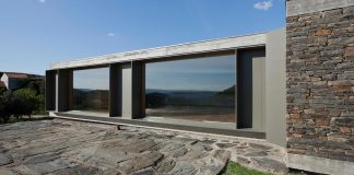 Granite and slate House in Castelo Melhor by Correia/Ragazzi Arquitectos