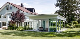 Home extension by MEER Architekten including a recreational area and a private pool