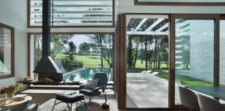 La Pineda modern villa by Jaime Prous Architects