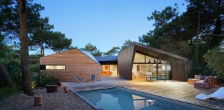 Atelier Du Pont designed an environment friendly holiday home in Cap Ferret