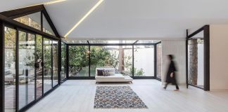 Thirty-pine villa designed in order to pay full attention to the nature