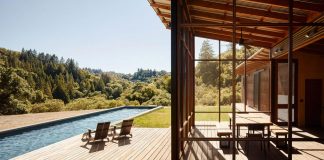 Malcolm Davis Architecture built an off the grid home, an amazing indoor/outdoor living space