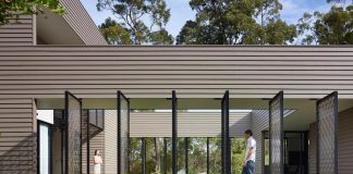 The design of Bird House project brings the outside in and encompasses the benefits of natural light