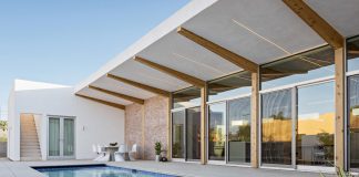 House in a historic district of Phoenix that provides an escape from the bustle of city