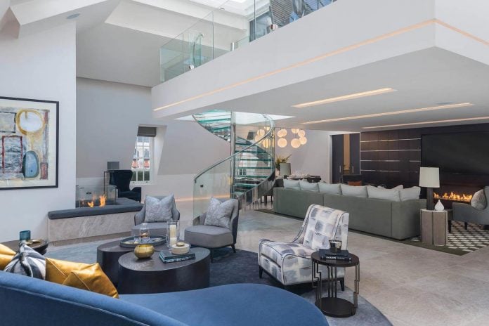 Mayfair Duplex Penthouse offers an elegant and stylish way of life in the West End of London
