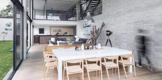 3:2 House by MÉTODO has the intention to question the physical and visual boundaries of space in single family housing