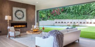 Los Angeles contemporary single family house with a nice and simple private backyard