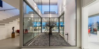 Modern two-storey villa in Budapest by Tóth Project Architect Office