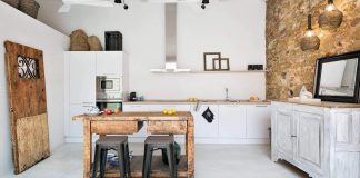 Rustic house in Baix Empordà, Spain trying to preserve all the original and historical elements of the old residence