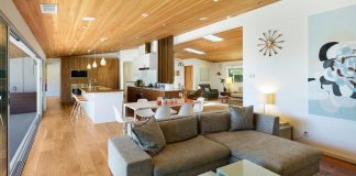 Midcentury single-story house in Pacific Palisades designed to offer great relationship between the outdoor and indoor