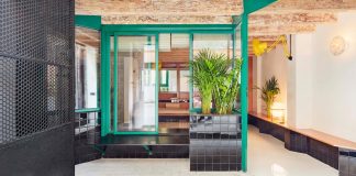 Sporadic living studio used as a rest and work hideaway by Sarriera+Weinstock architects