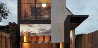 House with a play of tones that establishes a subtle field of spaces that expand and contract