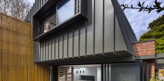 Contemporary addition that aims to make the most of natural light and create optimal interior comfort