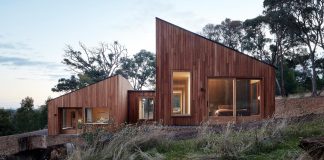 Two Halves House by Moloney Architects