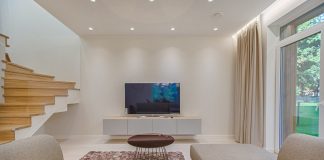 Where to Buy Glass TV Stands at Best Prices in the UK?
