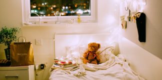 6 Tips for Organizing Your Campus Dorm Room like an Expert Designer