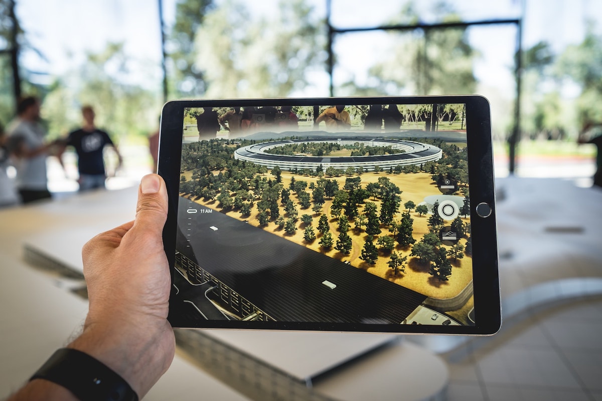 Augmented Reality in Architecture: What Can We Expect?