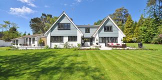 Make Your Lawn Look Spectacular if You're Selling Your Home