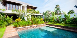 8 Tips For Landscaping With A Pool