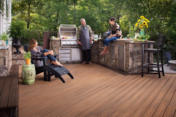 6 Ways to Extend the Life of Your Deck