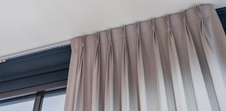 4 Reasons To Replace An Old Curtain Track