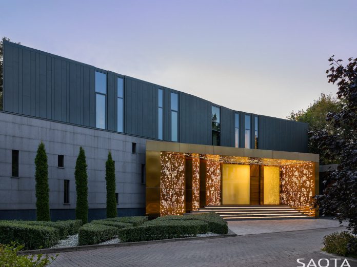 Silver Pine contemporary home in Moscow by SAOTA