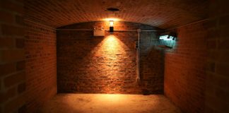 How much does it cost to fix basement wall crack?