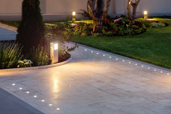 9 Landscape Lighting Ideas To Amp Up Your Curb Appeal 