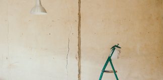 5 Most Common Signs of Foundation Problems