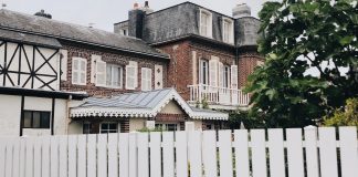4 Things You Should Know About Fence Installation