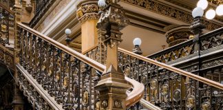10 Vintage Staircase Design Ideas