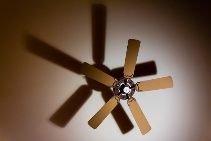 How Simple It Is to Replace a Ceiling Fan