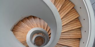 5 Factors to Consider When Choosing a Staircase Design