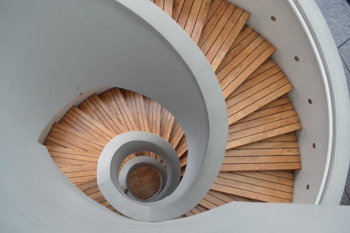5 Factors to Consider When Choosing a Staircase Design